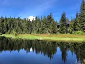 Lakeside Chalet on Mt. Hood with Pool and Hot Tubs - Image 3
