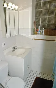Tiny Studio Apartment 94 Walk Score - Image 4