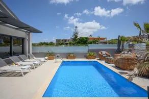Sun Ray Beach Life Villa - Image 2