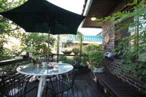Rose House with a pretty terrace - Image 2