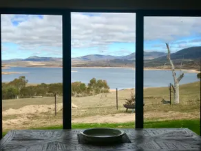 Lake Jindabyne Estate - Wombat Chalet - Image 3