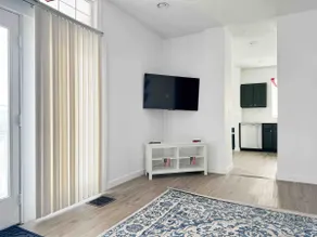 The Rose Inn C | KING 1BD/1BA Apt near Downtown - Image 4