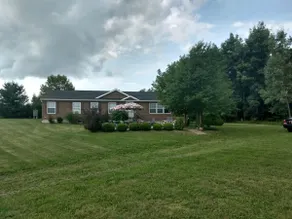 Country Lake Getaway - Image 2