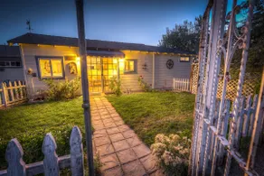 Hollyhock Vineyard's Cute Cottage - Image 3