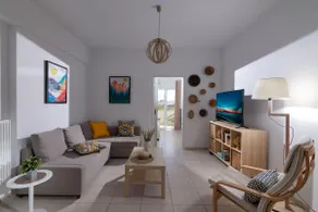 Soak up the Retro Vibes at a Beachfront Escape - Image 2