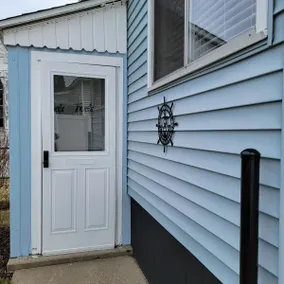 Beautifully updated, near beach, fenced,no pet fee - Image 4