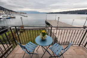 Mari House Lake Front - Image 2