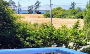 Spacious country home, hot tub, pasture views! - Image 5