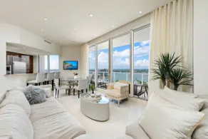 PRitz-Carlton Beach Penthouse by Guaranteed Rental - Image 2