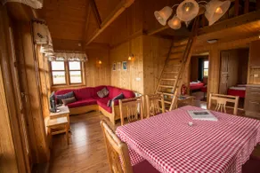 Cozy 6-Person Cottage with Hot Pool - Image 4