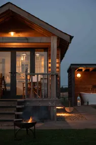 Charming Waterfront Cabin 1 + Outdoor bath - Image 5