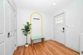 Luke 1 House, Safe, Parking, Stylish, MBTA, Memorable - Image 2