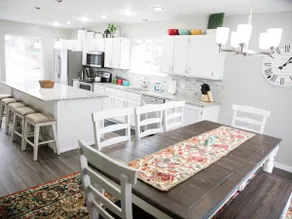 Beautiful Remodeled Home by Ski Resorts & Shopping - Image 2