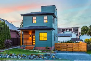 Downtown Fairhaven With Ocean View & Rooftop Deck - Image 2