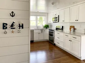 Walk to Beach: Jamestown Home w/ Bridge Views! - Image 4