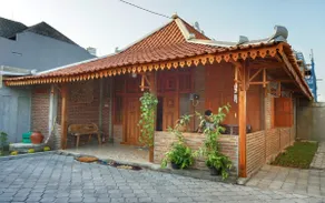 Nglaras Ayem comfy villa w/ private pool Jogja 3BR - Image 4