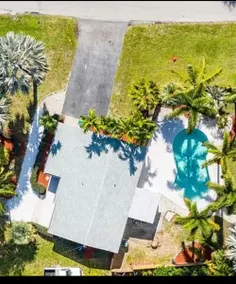Boutique resort style home with new pool near all - Image 2