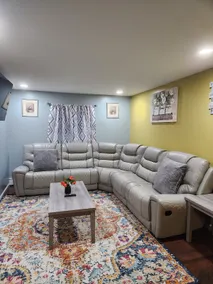 Charming 2 Bedroom Home Away From Home Apartment - Image 2