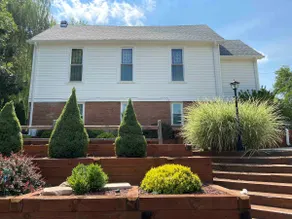 ”The Church - Garden View” - A Bold Tree Property - Image 2