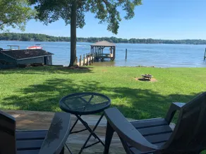 Cozy LKN home with incredible main channel view - Image 3