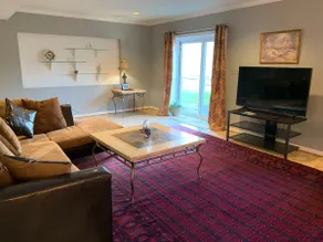Guest Suite in Private Luxurious Basement - Image 2