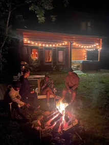 Log cabin in Wentworth, w wood stove & hot tub - Image 5