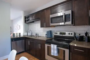 65 - Modern Super Bright 2bd Downtown - Image 4