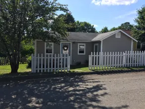 Downtown Weaverville Cottage - Image 4