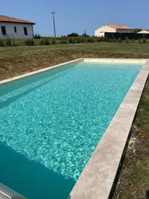 Cozy wooden chalet with shared pool - Image 2