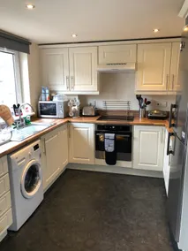 Cozy 2BR Apartment Perfect for Exploring Belfast - Image 3