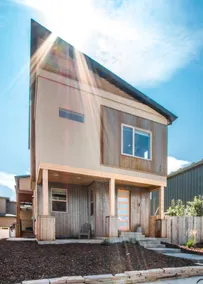 Downtown Views Guesthouse 1bd/1b with Rooftop Spa! - Image 2