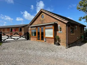 Cosy, self-contained rural bungalow – peaceful countryside escape - Image 5