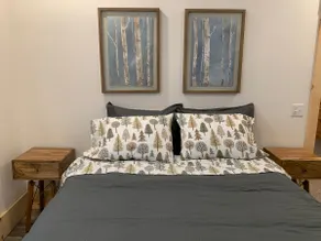 The Treehouse at 11 Gables Ludlow – Hot tub, Dining, Shopping & Okemo Shuttle - Image 3