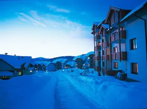 stunning views, access directly to the skiing area - Image 3