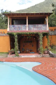 Apartment with Pool on Huge Estate - Image 4