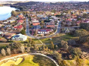 Sweet Holiday Home by the Golf Course - Image 5