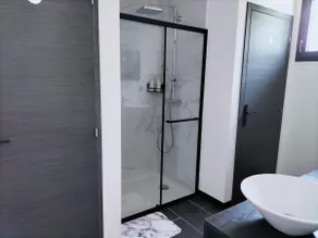 Furnished tourist accommodation with jacuzzi spa and garden - Image 5