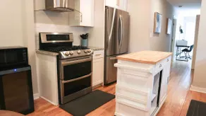 Lovely Furnished Westside Home with amenities - Image 4