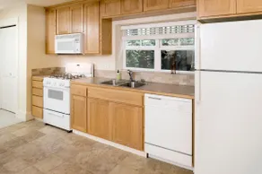 1 Bedroom, 800 SqFt Apt, U.District/Wallingford - Image 2
