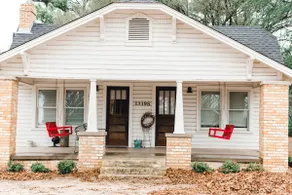 Mammaws Little White Farmhouse - Image 2