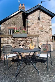 The Smithy Cottage, English Lakes - Image 4