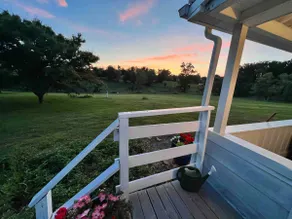 Cozy Farm Cottage - Image 3