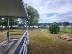 Comfy lake house - Image 4