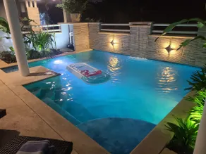 Beach Vacation Home, Filtered Pool and Waterfall - Image 2