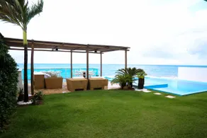 Spectacular beachfront house on Jacumã Beach - Image 5