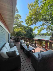 House on the Lake - Image 2