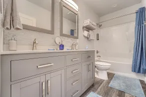 Modern comfort,private entry, 1 bdrm, kitchen, DIA - Image 5