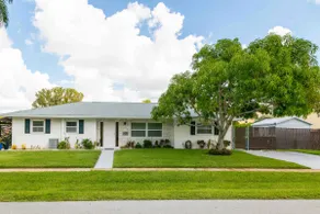 Retreat & Cozy workspace in Naples FL - Image 4