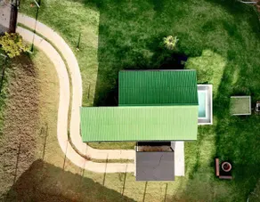 Chalet with infinity edge overlooking the reservoir - Image 3