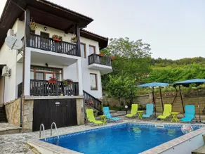 HOLLY - Quiet guest house with seaview and a pool - Image 2